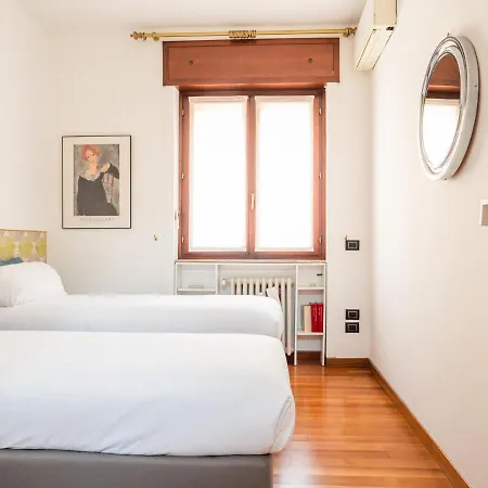The Rent - Three-bedroom In Acquabella * ميلان
