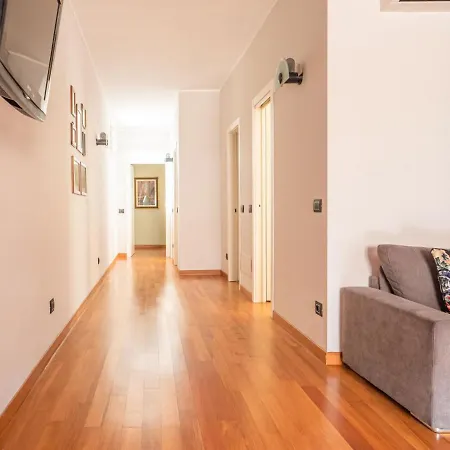 The Rent - Three-bedroom In Acquabella ميلان
