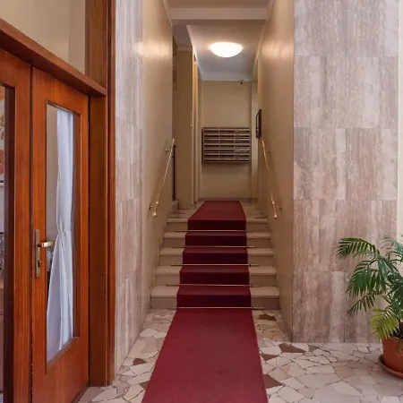 The Rent - Three-bedroom In Acquabella شقة ميلان