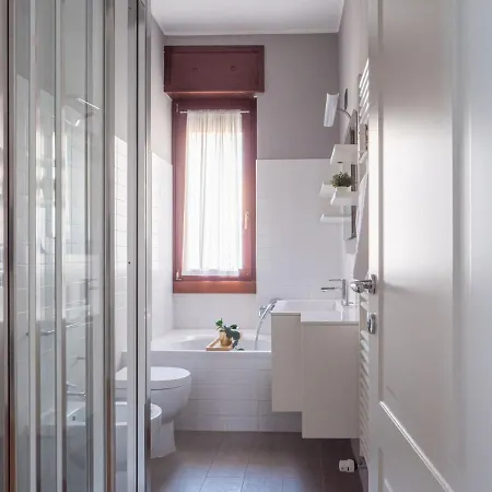 شقة The Rent - Three-bedroom In Acquabella ميلان
